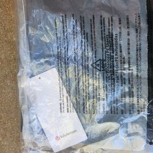 Lululemon White Tag